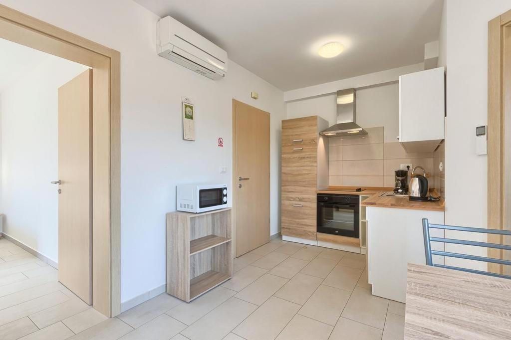 Lovely Fazana Apartments 400M From The Sea Exteriör bild